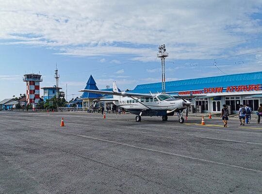 Nabire airport indonesia Cenderawasih Bay