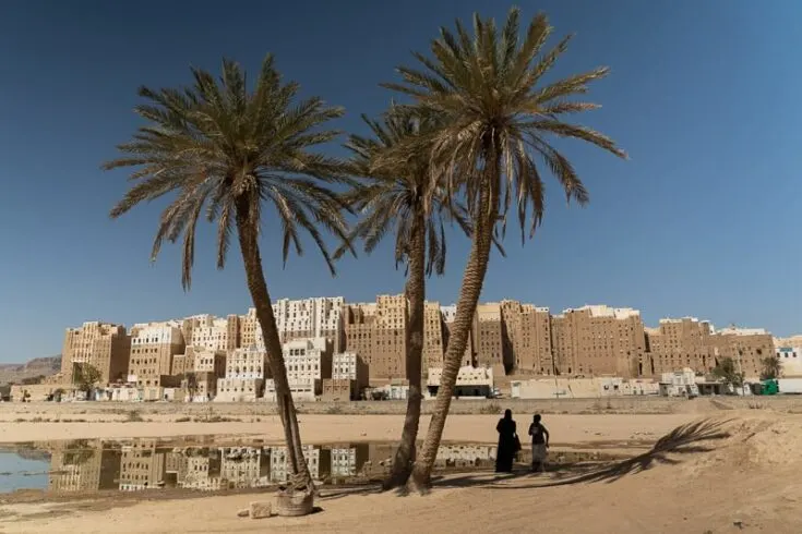 Shibam– UNESCO World Heritage site, home to 7,000 inhabitants, famed for its impressive mud-brick architecture with some buildings reaching 11 stories in height.