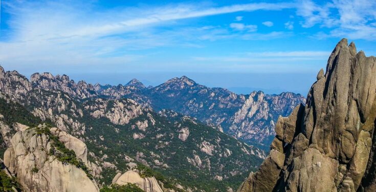 The Yellow Mountain Range | Huangshan Mountains China