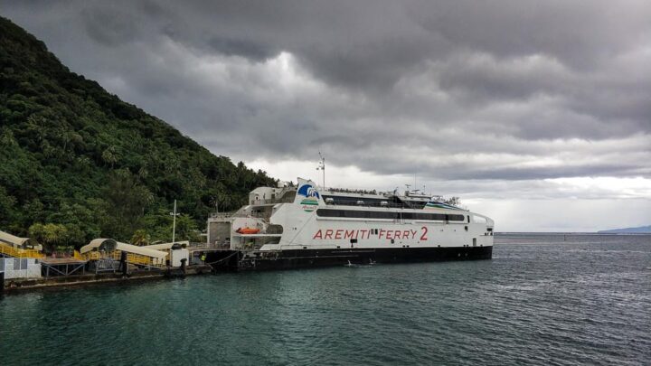 ferry moorea tahiti french polynesia