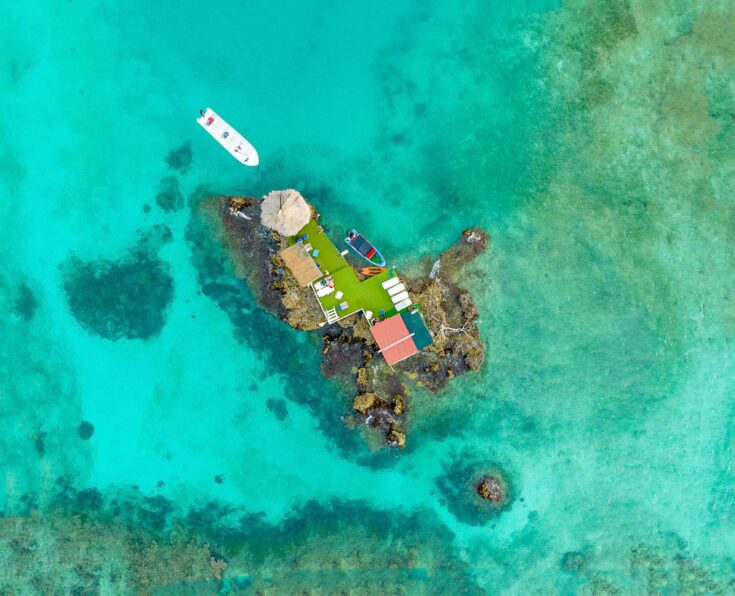  Bar la piscina isla grande cartagena colombia